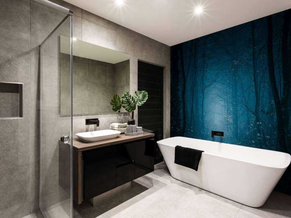 Niebieska ścieżka leśna