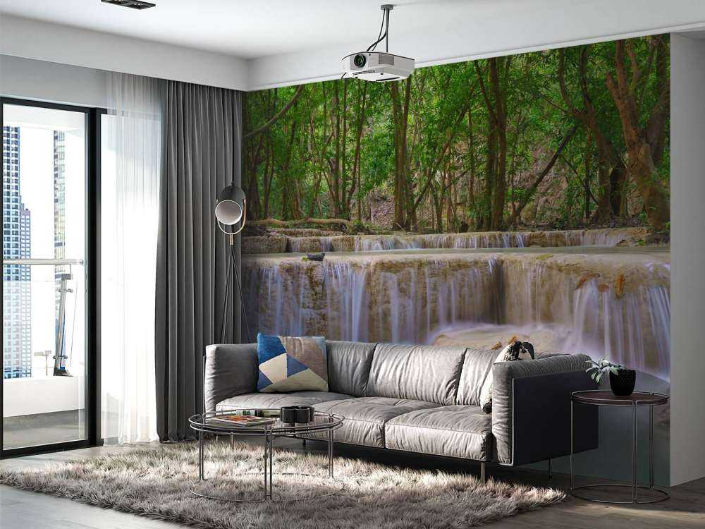 Wodospad w głębokim lesie deszczowym