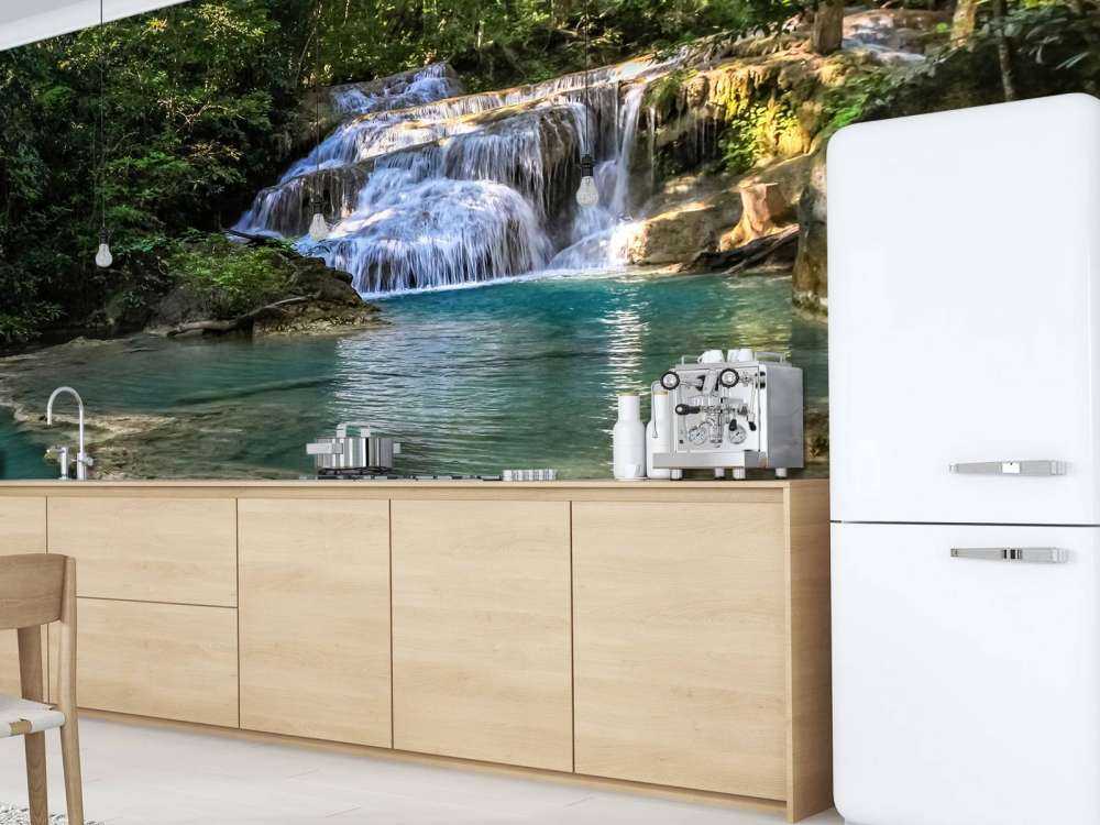 Łowienie ryb przy wodospadzie