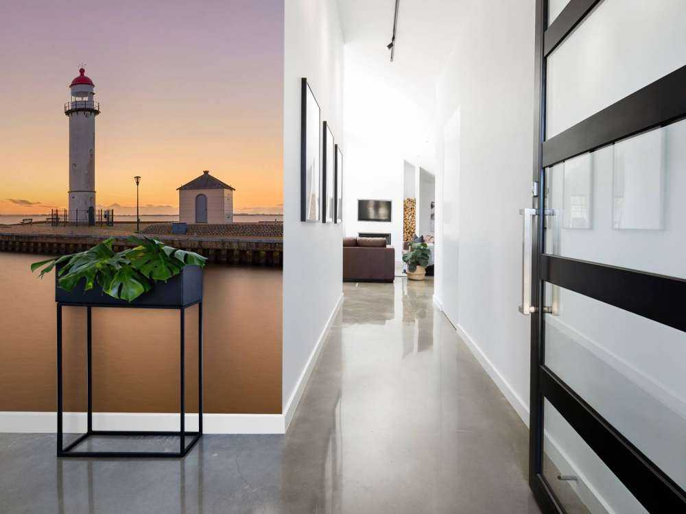 Latarnia morska o zachodzie słońca