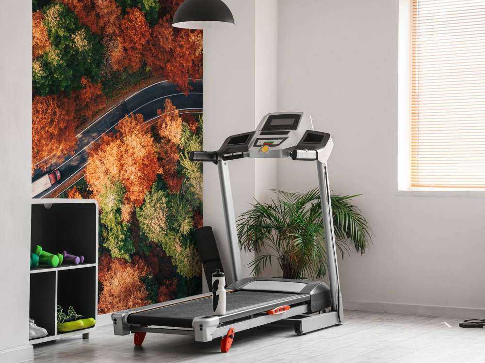 Droga wijąca się z ciężarówką