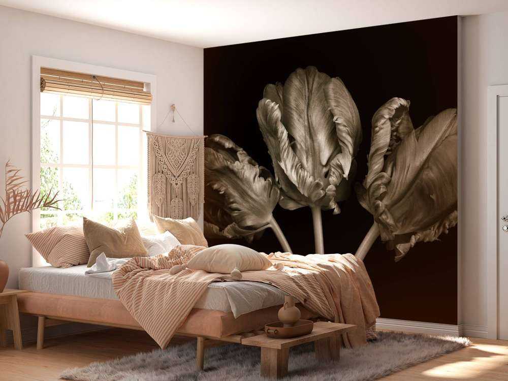 Trzy rokokowe tulipany