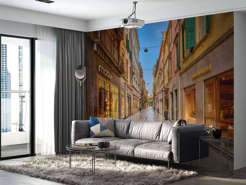 Ulica handlowa wczesnym rankiem