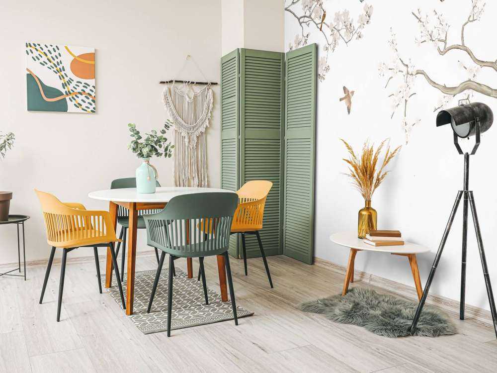 Kwitnące gałęzie i ptaki