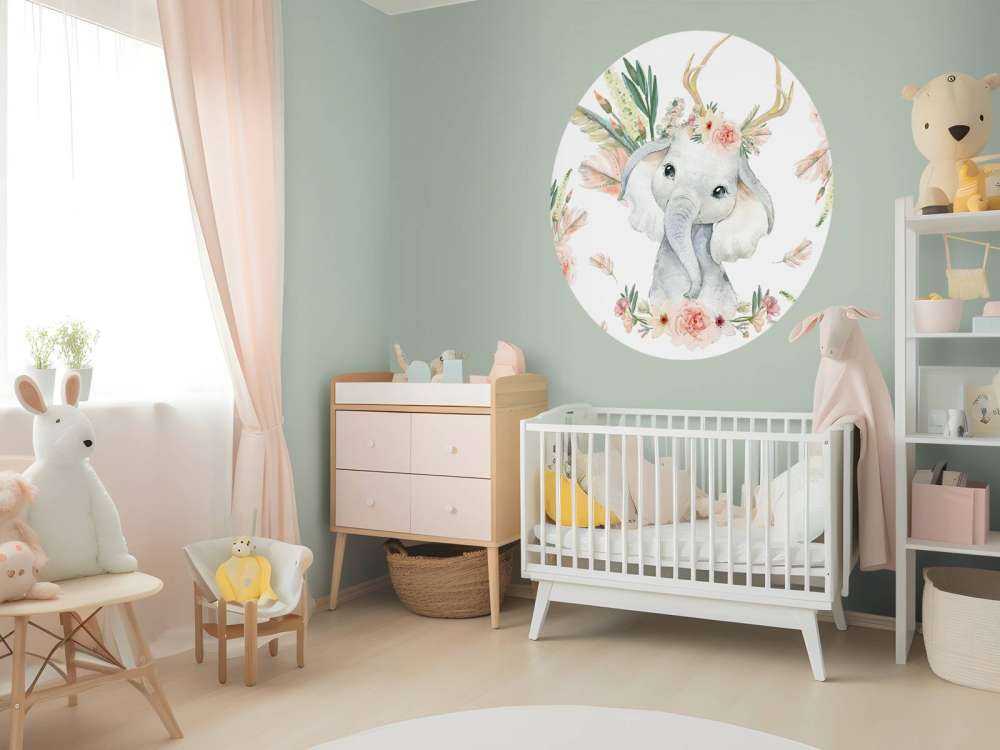 Dziecko słonia różowe kwiaty