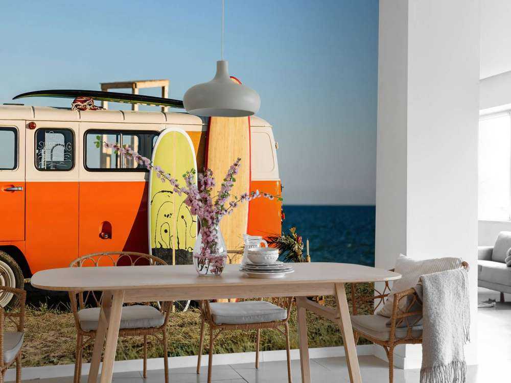 Autobus z deską surfingową