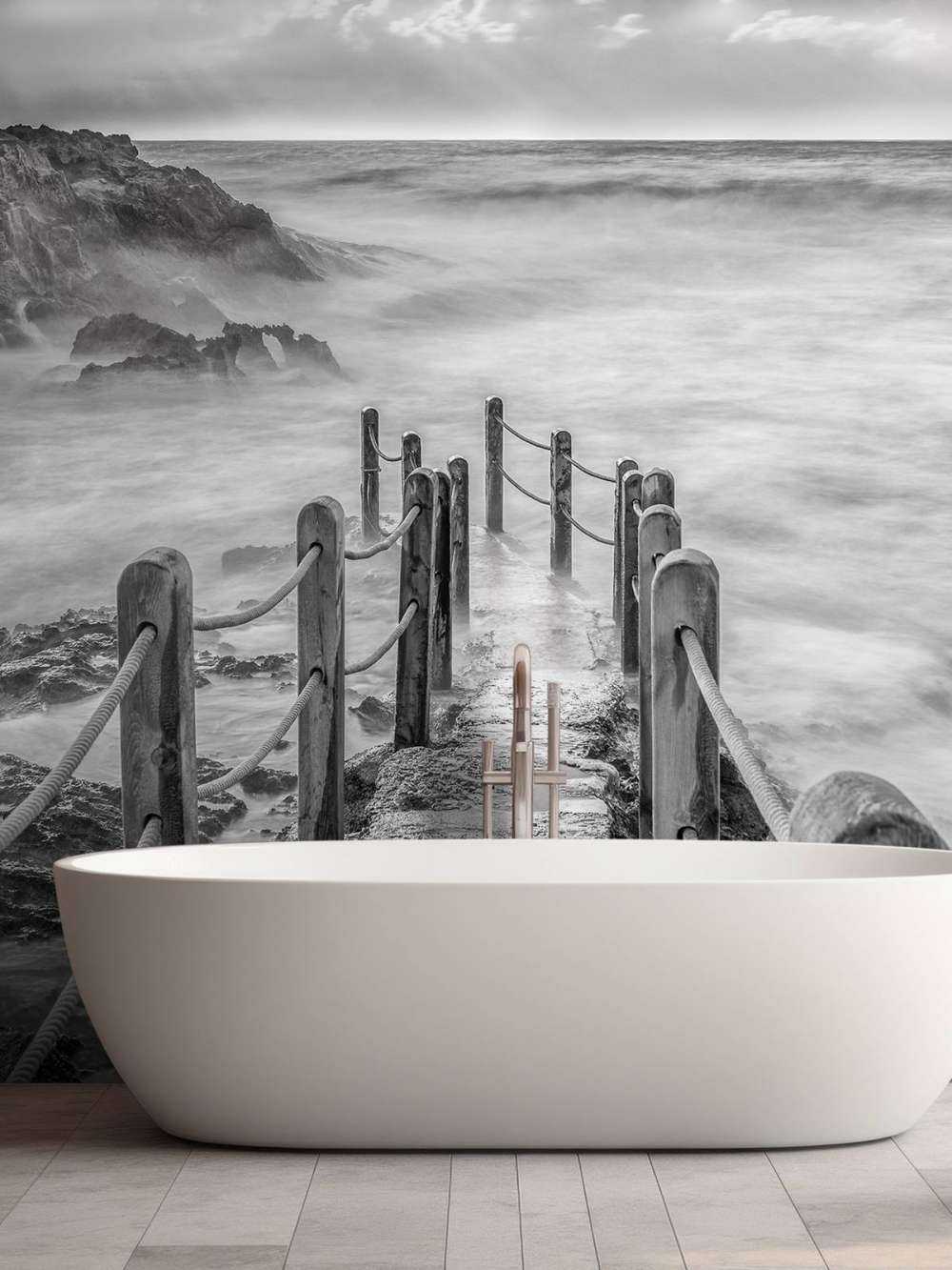 Drewniany mostek w mgle