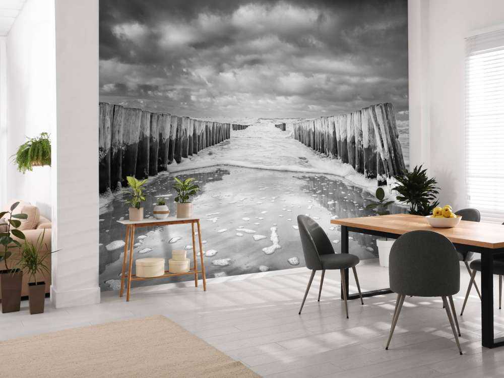 Niespokojne morze w czerni i bieli