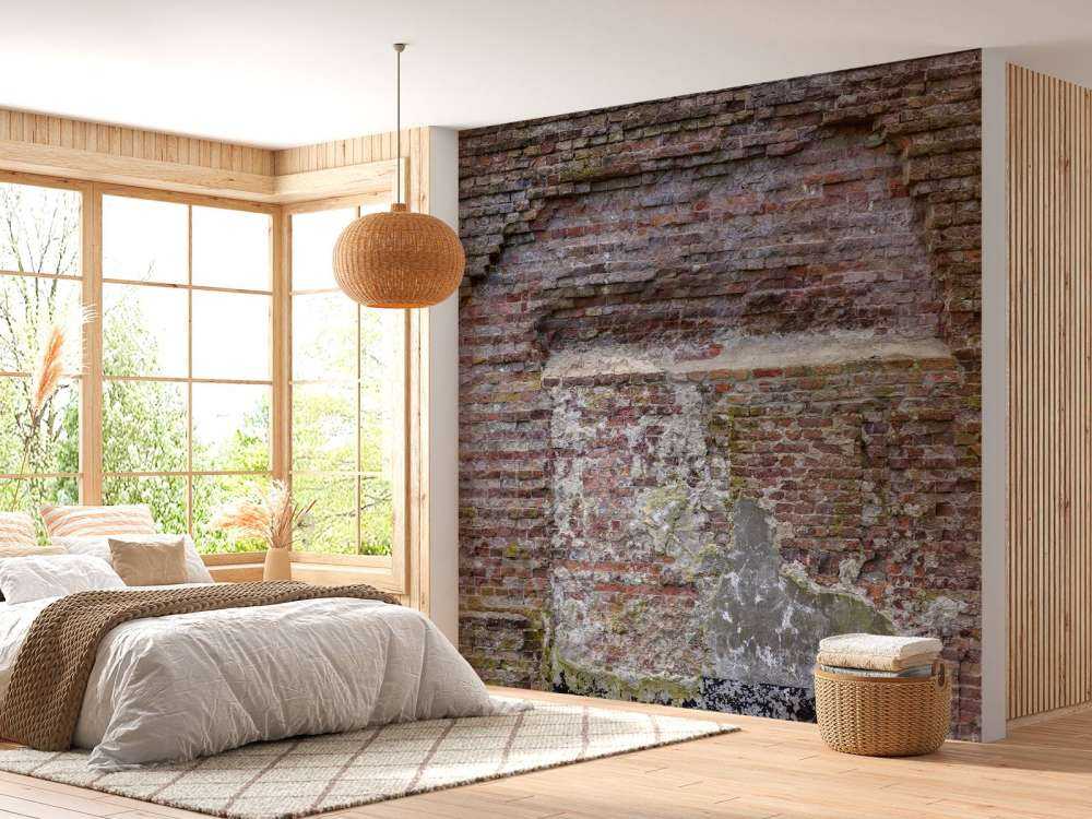 Stara, skruszona ściana