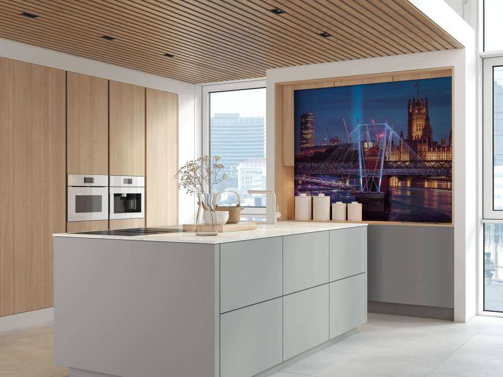 Night view of the London Eye, Golden Jubilee bridge and Westminster, London, UK