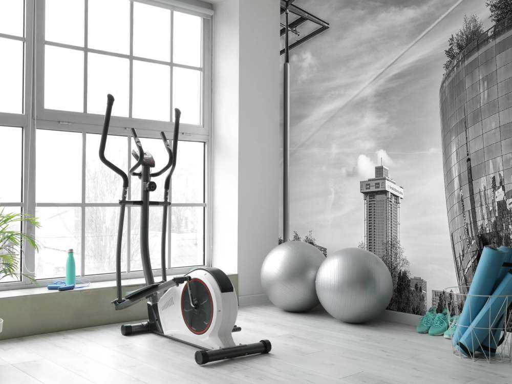 Zajezdnia muzealna w Rotterdamie w czerni i bieli 