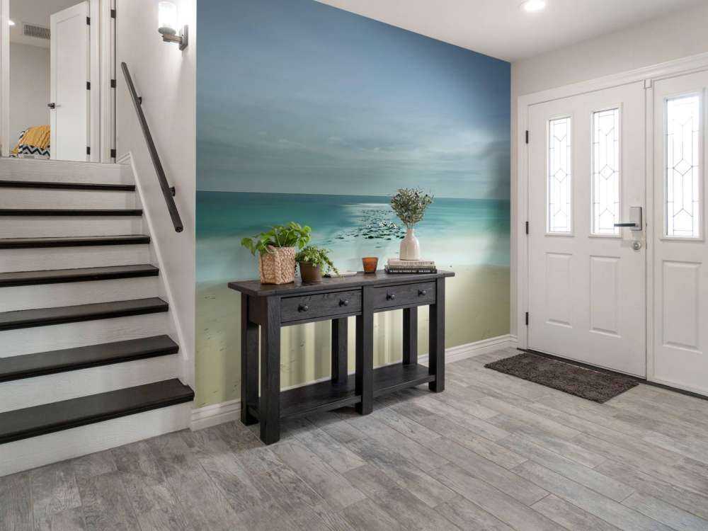 Spokojne morze z mewami