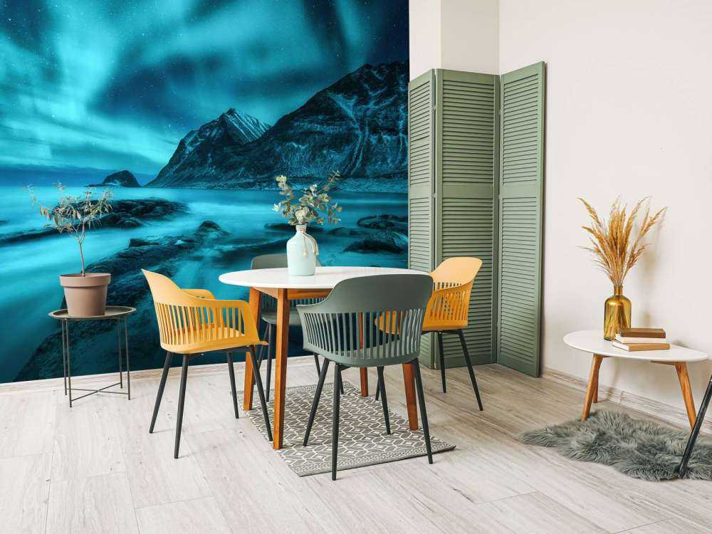 Niebieskie światła północy z górami