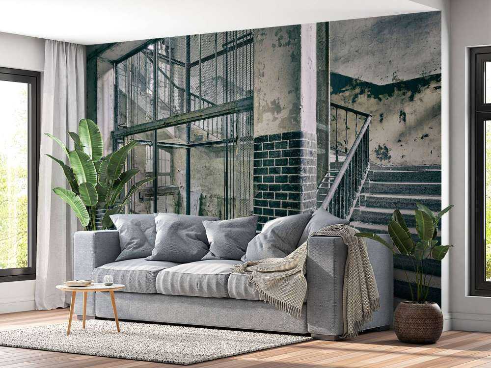 Stare schody i szyb windowy