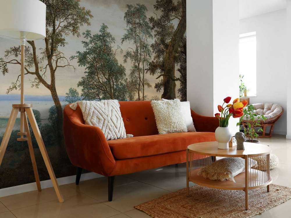 Krajobraz rzeczny widziany przez drzewa