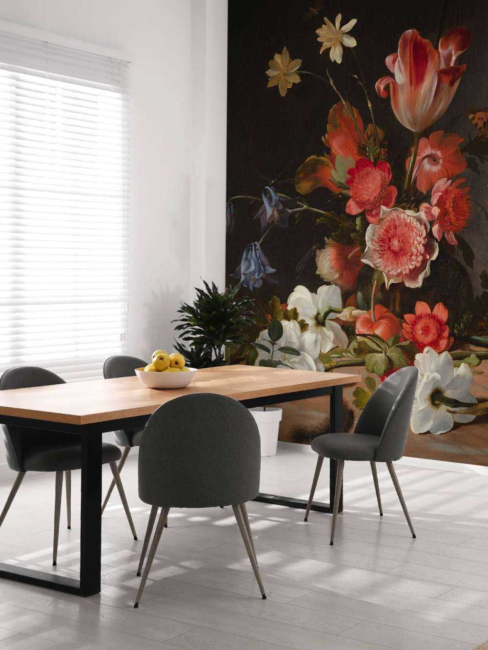 Martwa natura z bukietem w rozwoju