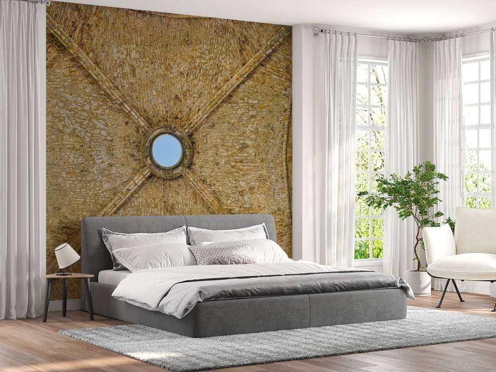 Stary budynek z filarami