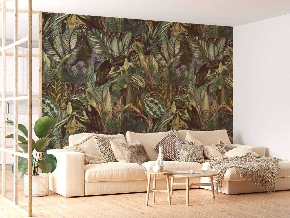 Lampart między liśćmi