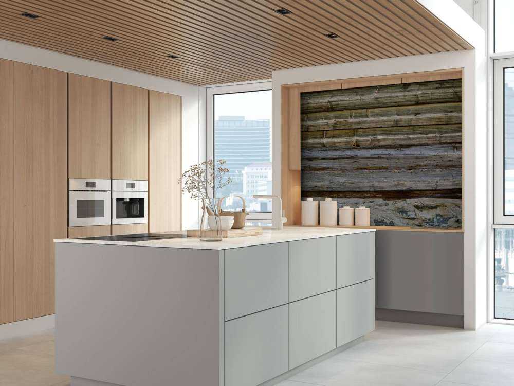 Drewno na kamiennej ścianie