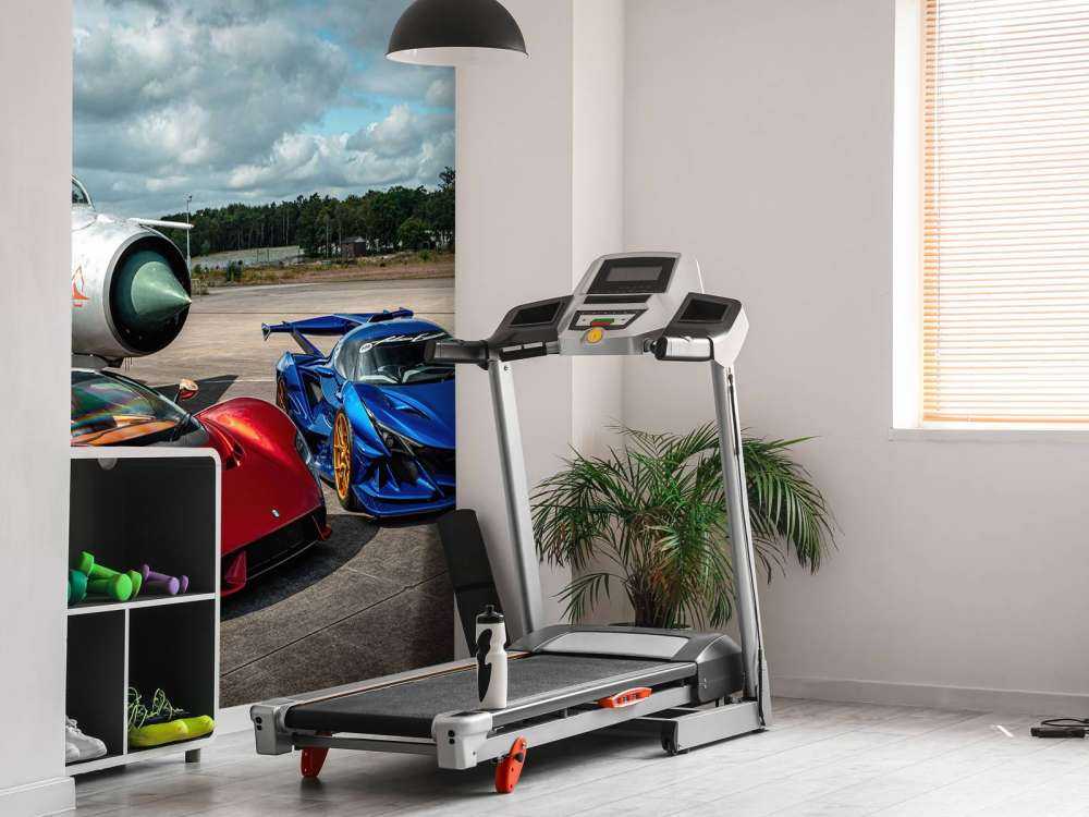 Superauta przy myśliwcu