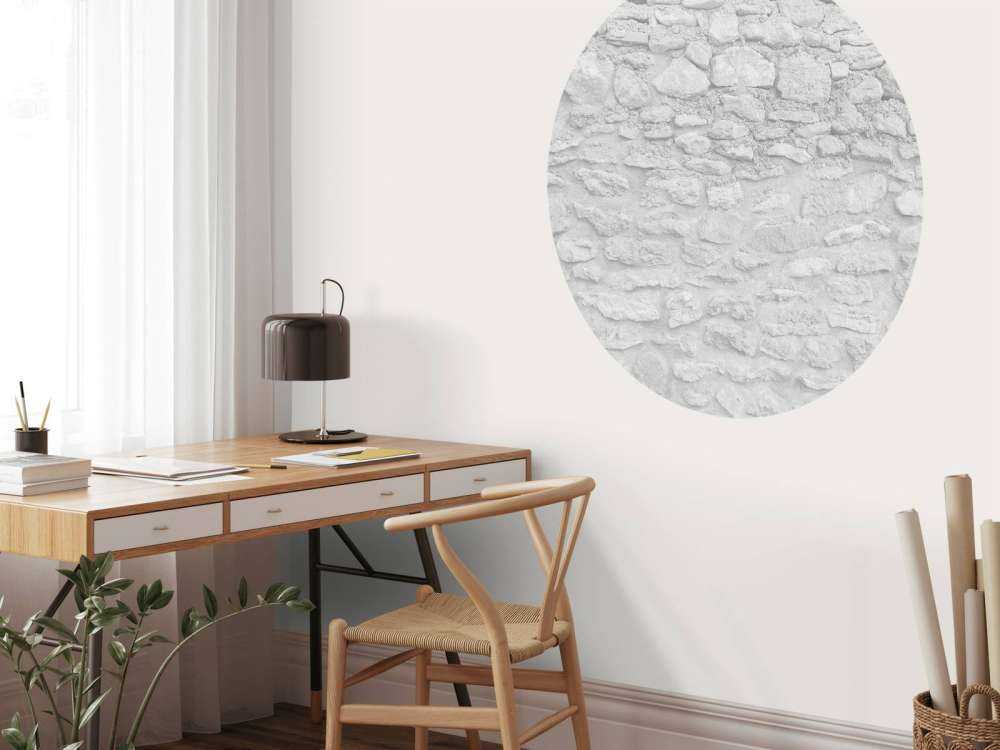 Jasna ściana z chropowatymi cegłami