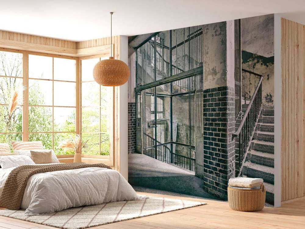 Stare schody i szyb windowy