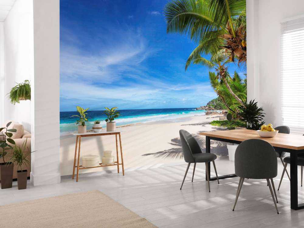 Tropikalna plaża z palmą