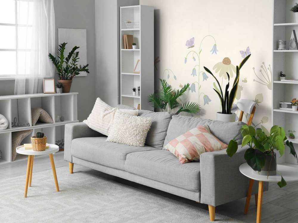 Wysokie pole kwiatowe z motylami beżowy, stary róż, zielony i liliowy