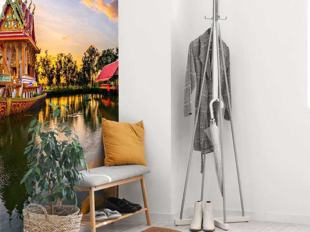 Huge Thai Suphannahong