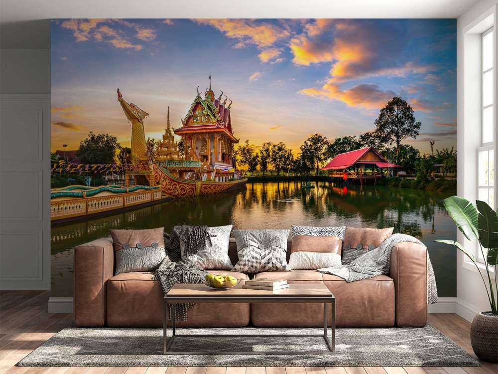 Huge Thai Suphannahong