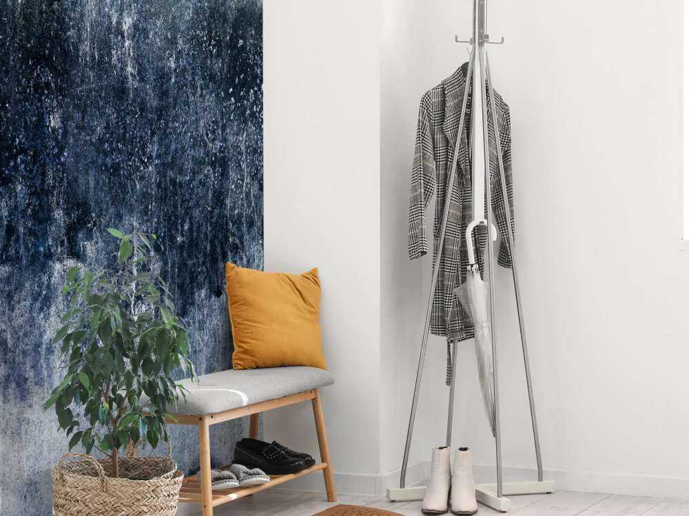 Stara, zwietrzała niebieska ściana