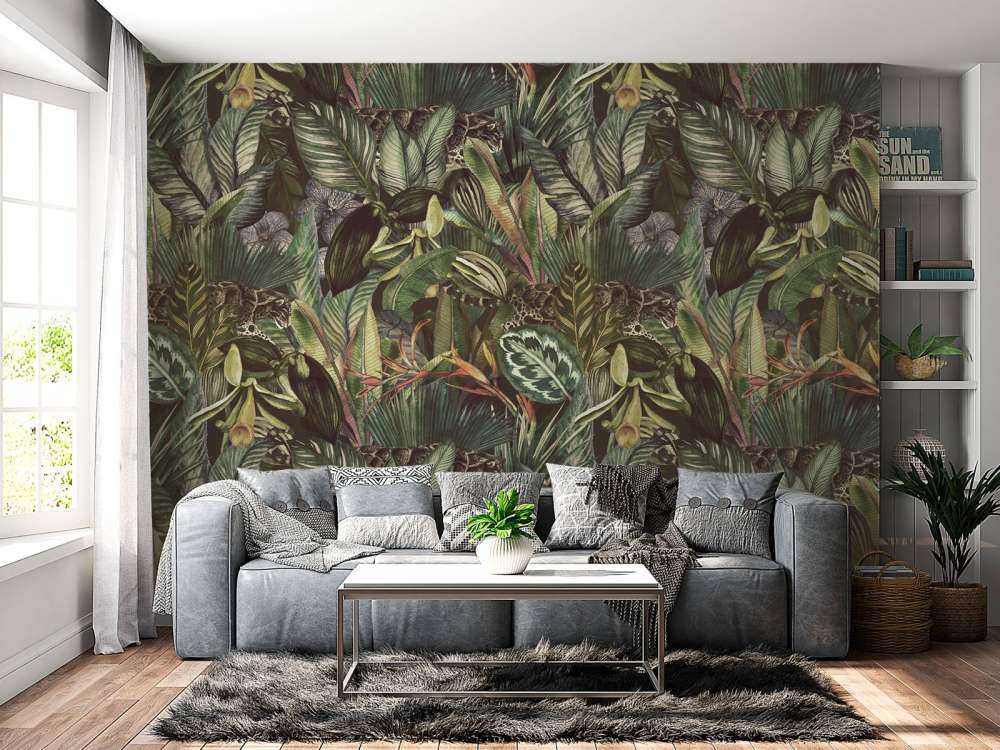 Lampart między liśćmi