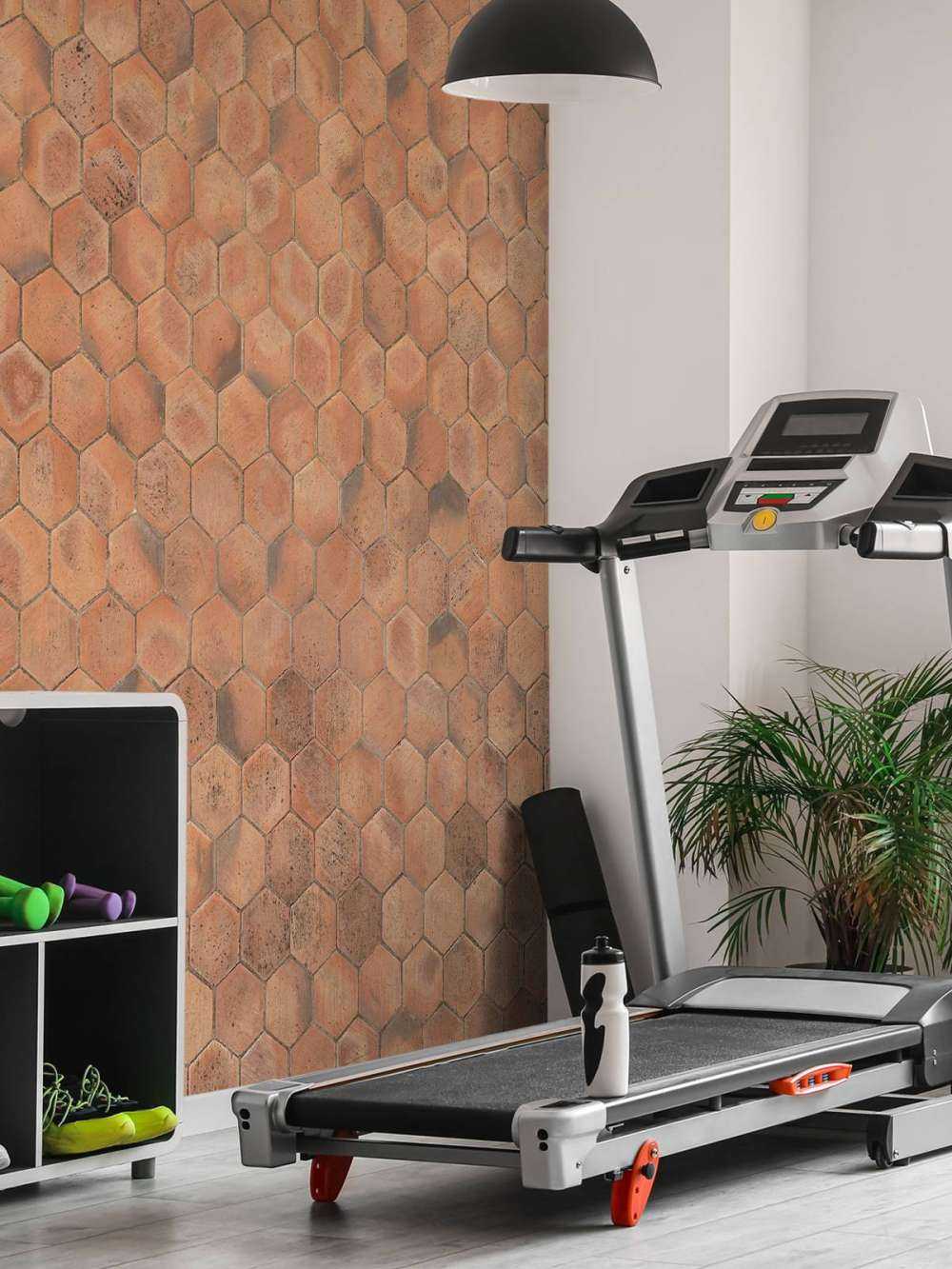 Niepolerowana posadzka kamienna