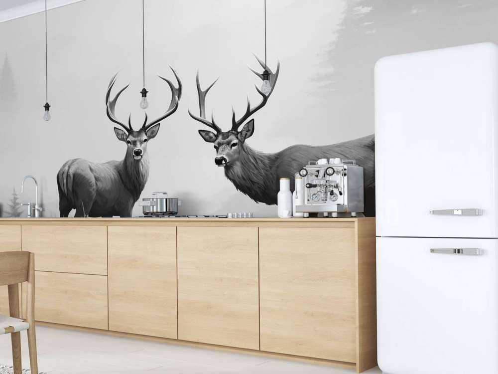 Symetria jelenia mglistego lasu