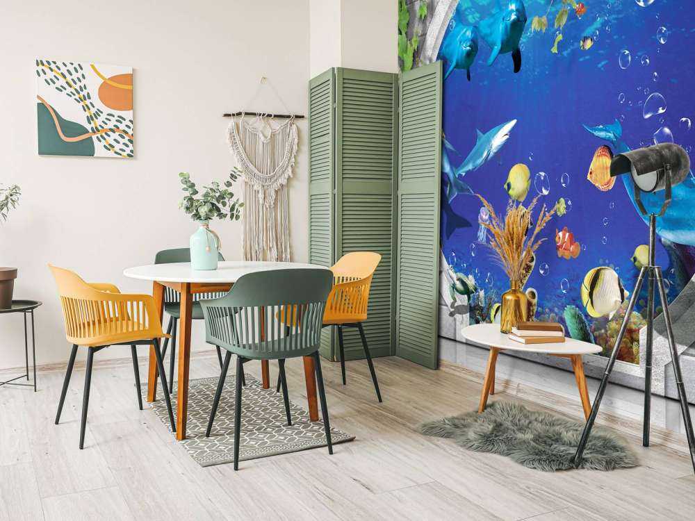 Delfiny przez ścianę