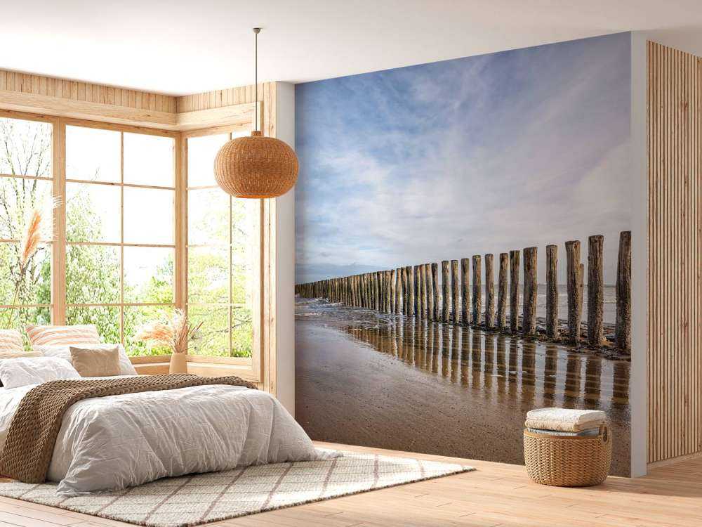 Drewniany falochronu na wybrzeżu w pobliżu Cadzand-Bad - NL